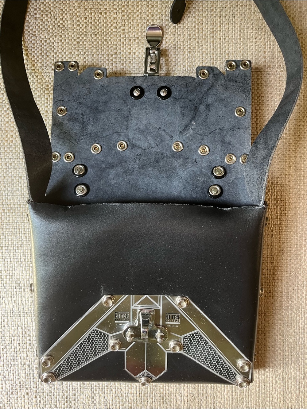 Vintage Hi-Tek Designs London Alexander
industrial/cyberpunk crossbody bag - Picture 3 of 4